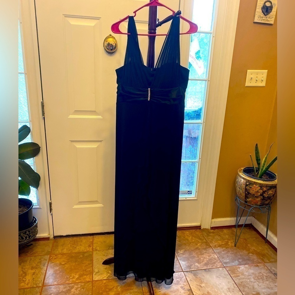 NWOT ONYX NITES BLACK EVENING GOWN